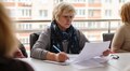 «Треба трохи навантажувати мозок»: як у міському «Джерелі» люди старшого віку вивчають англійську