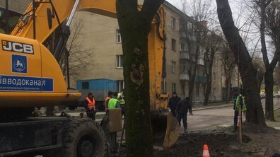 Фото: На вулиці Студентській ремонтують каналізаційний колектор