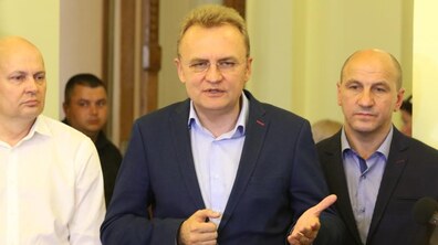 Фото: А. Садовий: «Я очікував, що сьогодні ми отримаємо чітку логістику, куди можна вивозити сміття»