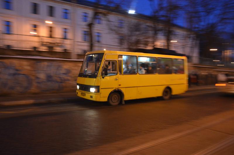 Фото 1: У мерії заслухали, як перевізники громадського транспорту дотримуються зобов&rsquo;язань щодо покращення якості перевезень