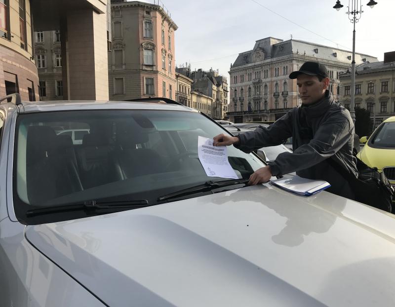 Фото 1: У&nbsp;Львові запрацювали інспектори з&nbsp;паркування