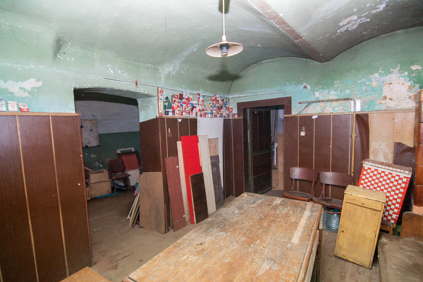 Фото 1: Місто продає на аукціоні приміщення на вул. Антоновича, 115в і вул. Підзамче, 9
