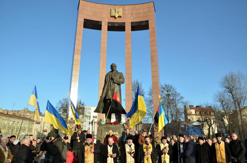 Фото 2: У Львові вшанували пам&rsquo;ять голови Проводу ОУН Степана Бандери