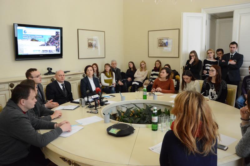 Фото 1: &laquo;Є розуміння того, що це наша спільна проблема і ми маємо разом шукати шляхи вирішення&raquo;, - С. Бабак