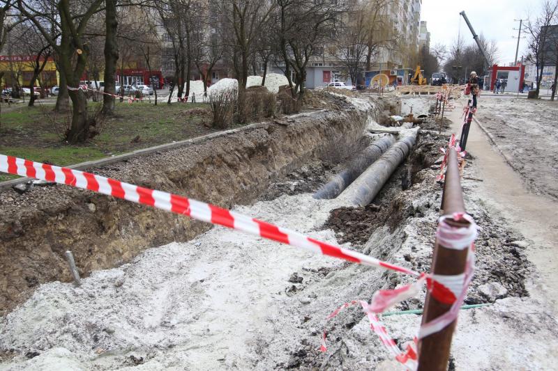 Фото 1: Від завтра, 25 квітня, ЛМКП &laquo;Львівтеплоенерго&raquo; розпочинає роботи з переврізки магістральних трубопроводів на вул. Коломийській