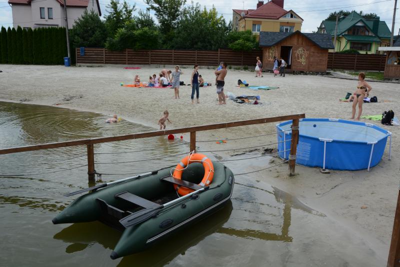 Фото 9: Цього літа безпечно відпочивати і купатись можна у двох озерах в Брюховичах та одному у Винниках