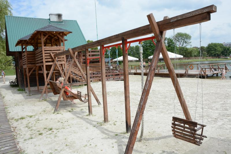 Фото 13: Цього літа безпечно відпочивати і купатись можна у двох озерах в Брюховичах та одному у Винниках