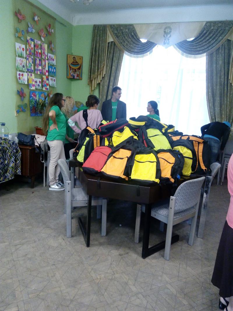 Фото 2: У Львові пройшли заходи під назвою &laquo;Шкільний портфель&raquo;