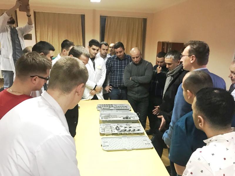 Фото 2: У Львові відомий ортопед-травматолог з Польщі лікував пацієнтів та ділився досвідом лікування 