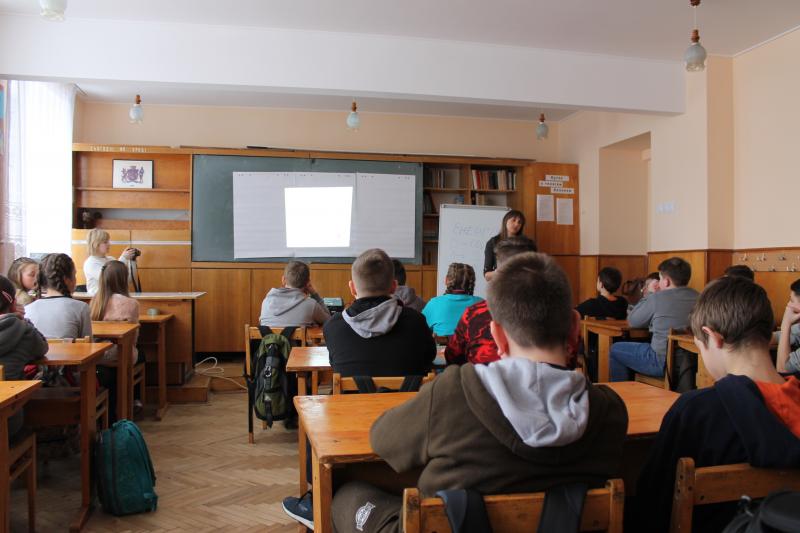 Фото 1: У школах Рясного розпочали навчання енергоощадності у межах проекту &laquo;Район зелених технологій&raquo;