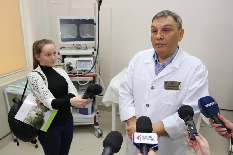 Фото 2: &laquo;Наша дитяча лікарня є одною з базових у Західній Україні&raquo;, - А. Садовий під час огляду відремонтованої операційної в дитячій лікарні