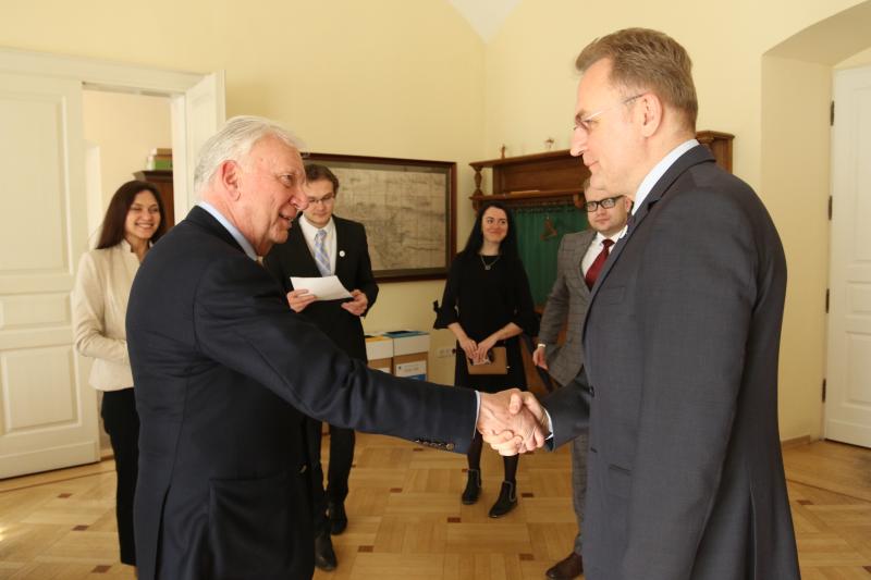 Фото 2: Едуард Хукс, Посол Королівства Нідерландів: &laquo;Насправді я давно хотів приїхати у Львів з його багатою історією та культурою&raquo;