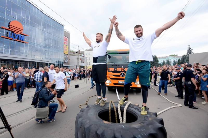 Фото 2: Львівські богатирі встановили два силові рекорди в&nbsp;один день