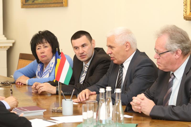 Фото 1: Львів налагоджуватиме співпрацю з&nbsp;угорським містом Ніредьгаза