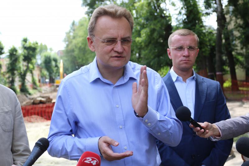 Фото 1: &laquo;З&nbsp;кожним днем темпи робіт будуть збільшуватись&raquo;,&nbsp;&mdash; А. Садовий щодо ремонту вул. Замарстинівської