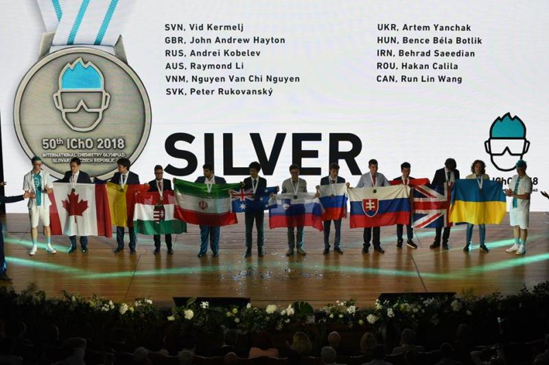 Фото 3: Львівські школярі повернулись з&nbsp;Міжнародних олімпіад з&nbsp;фізики та&nbsp;хімії