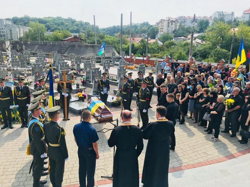 Фото 1: Сьогодні Львів попрощався з&nbsp;Героєм Олегом Кремезом