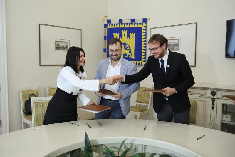 Фото 2: Мерія підписала Меморандум з&nbsp;групою канадських компаній 123Systems Inc про співпрацю у&nbsp;сфері інформаційних технологій, інновацій та&nbsp;інвестицій
