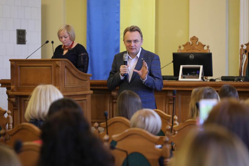 Фото 1: У&nbsp;Львові вручили одноразову грошову винагороду в&nbsp;межах реалізації Програми &laquo;Успішний педагог&raquo;