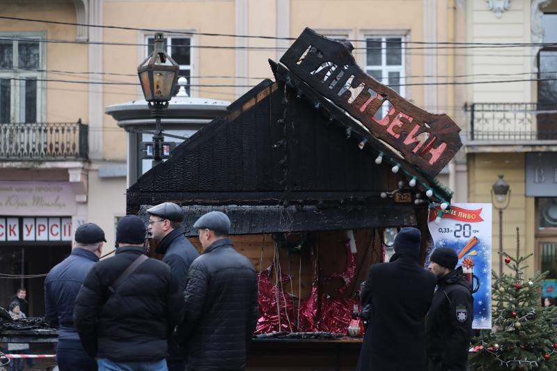 Фото 2: &laquo;Всіх попереджали: категорично заборонено використовувати будь-які балони&raquo;,&nbsp;&mdash; А. Садовий про вибух газового балону на&nbsp;ярмарку