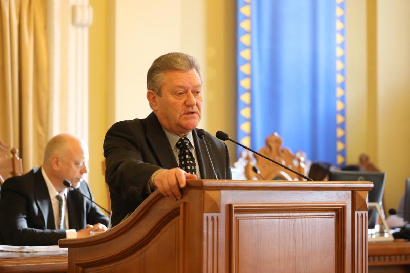 Фото 1: О. Іщук зазначив, що&nbsp;постанова Кабміну, яка забороняє розміщати кошти на&nbsp;депозитах, завдасть цього року місту збитків на&nbsp;понад 40 млн грн