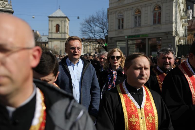 Фото 1: У&nbsp;Львові триває загальноміська молитовна Хресна Дорога