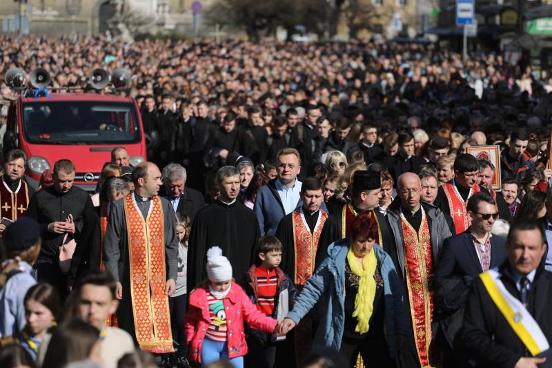 Фото 2: У&nbsp;Львові триває загальноміська молитовна Хресна Дорога