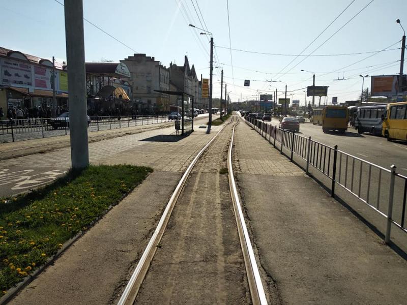 Фото 2: На&nbsp;вул. Городоцькій облаштують тимчасові платформи для висадки і&nbsp;посадки пасажирів трамваїв