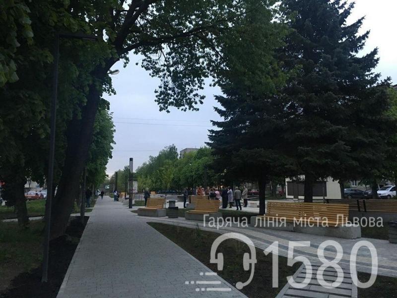 Фото 2: На&nbsp;вул. Гашека облаштовують громадський простір: вартість робіт 4,8 млн. грн.