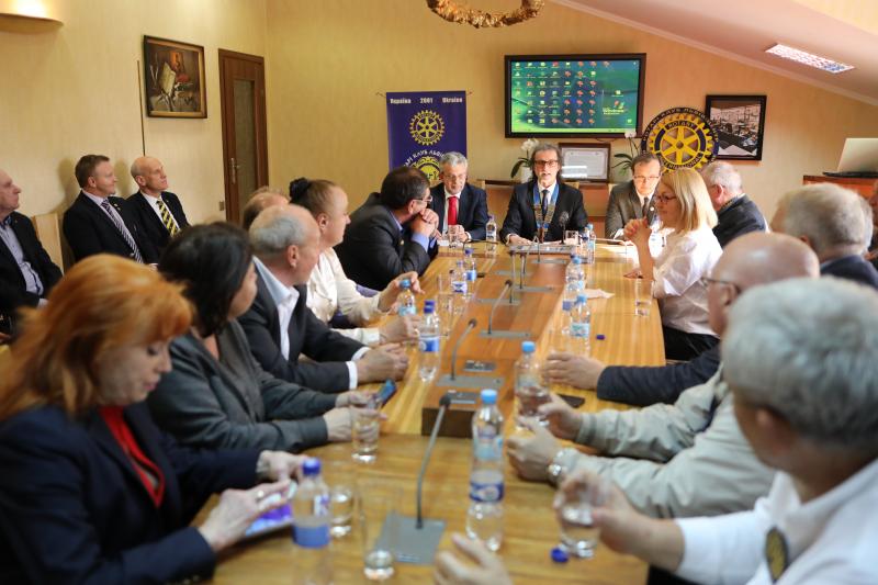 Фото 5: Львівська міська рада підписала з&nbsp;Президентами львівських Ротарі Клубів меморандум про співпрацю, що&nbsp;передбачає реконструкцію парку Замарстинівський