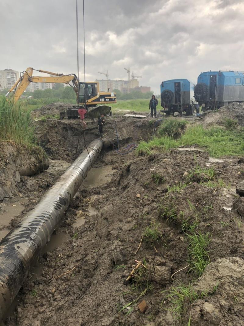Фото 1: ЛМКП «Львівводоканал» замінює ділянку магістрального водогону «Винники-Кривчиці»