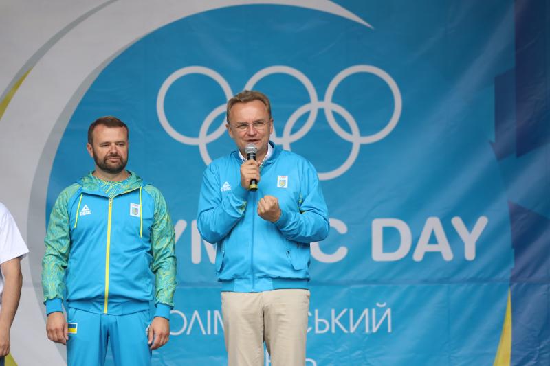 Фото 1: У&nbsp;Львові триває Олімпійський день&nbsp;&mdash; показові виступи з&nbsp;майстер-класами, забіг та&nbsp;розіграш подарунків