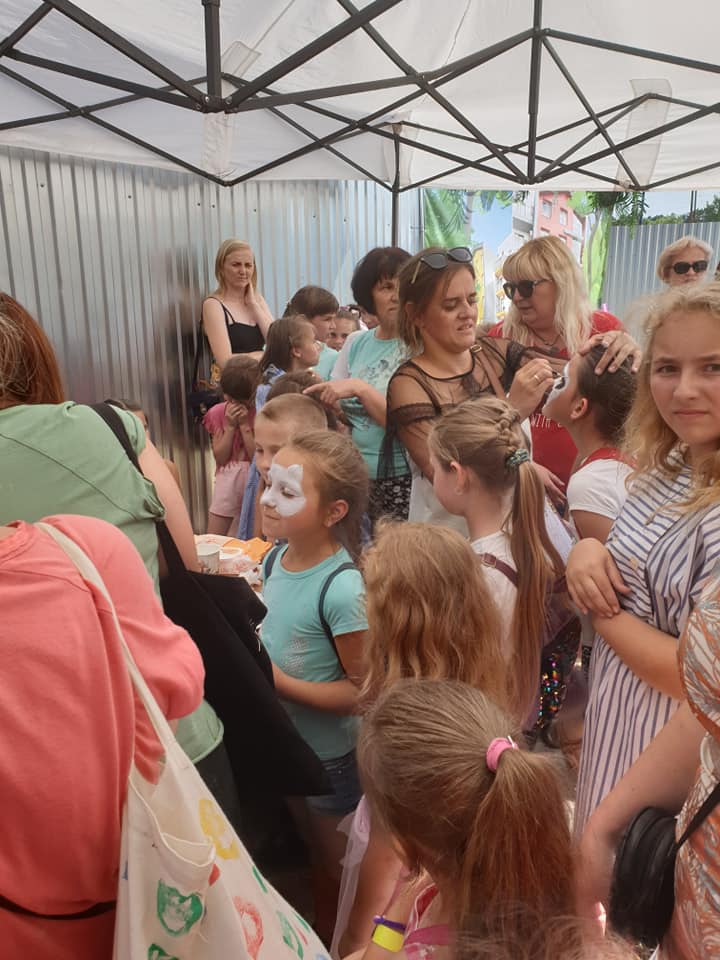 Фото 1: У&nbsp;Брюховичах відкрили оновлену бібліотеку