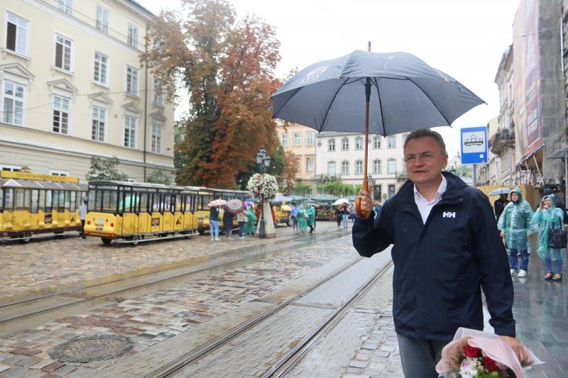 Фото 2: #LoveLviv. Мер Львова привітав подружжя львів&rsquo;ян з&nbsp;діамантовим весіллям