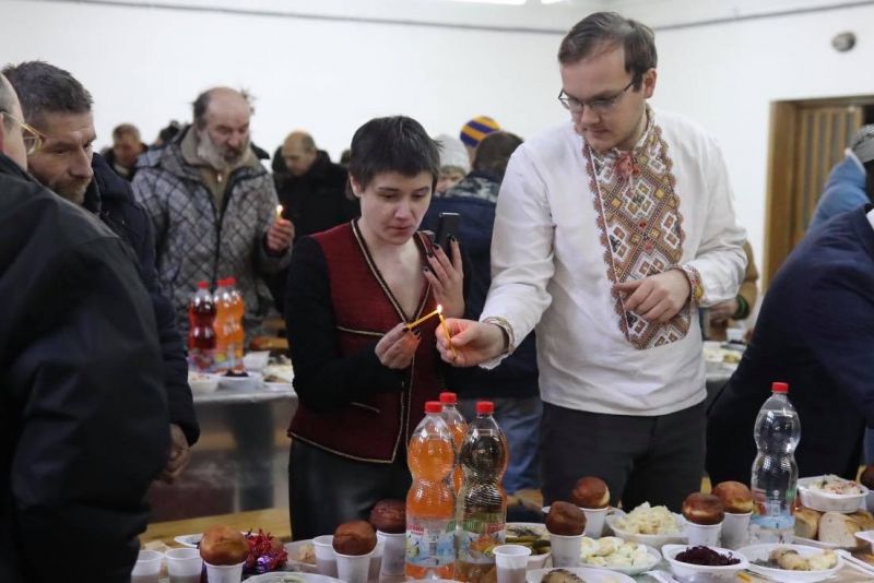 Фото 1: Спільнота взаємодопомоги &laquo;Оселя&raquo; організувала для потребуючих львів&rsquo;ян Святвечір