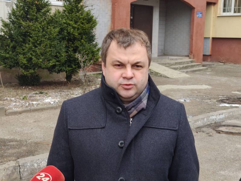 Фото 1: ЛКП &laquo;Львівсвітло&raquo; облаштувало вже 15 підйомників у&nbsp;житлових будинках, задля покращення доступності для осіб з&nbsp;інвалідністю