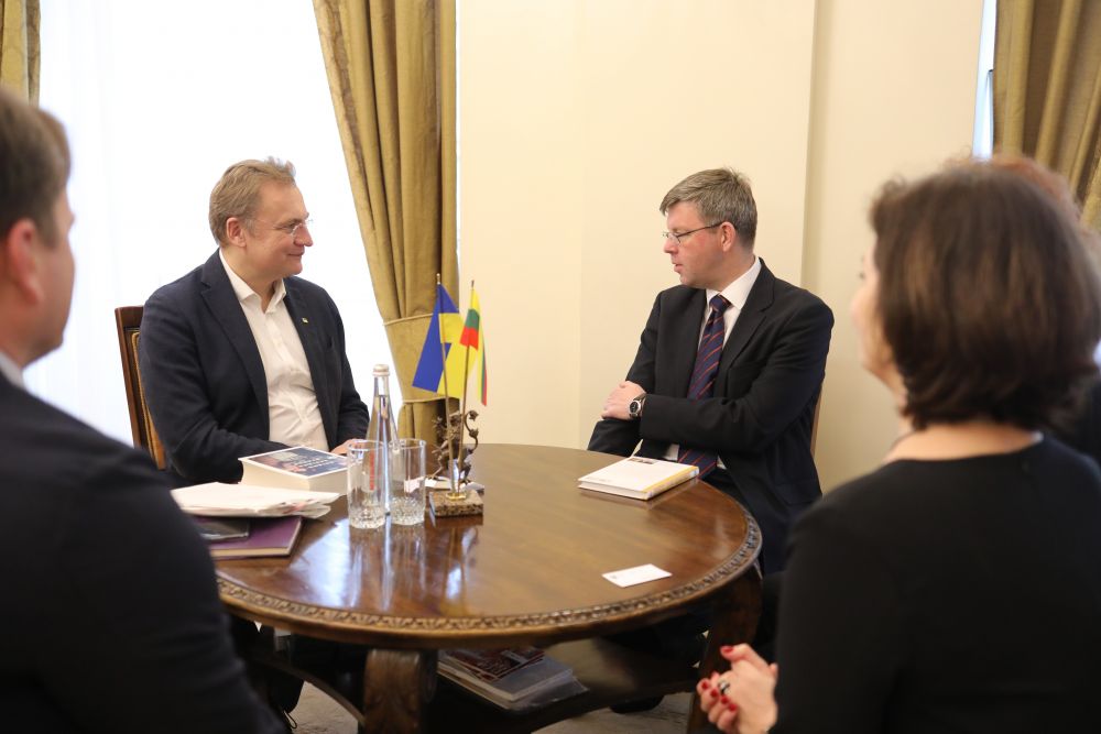 Фото 2: Вже цього року в&nbsp;Литві відкриють завод львівського виробника кормів для тварин
