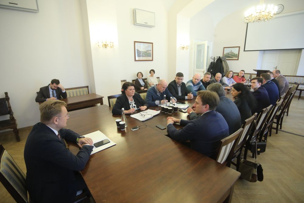 Фото 3: Міський голова Львова обговорив із&nbsp;керівниками приватних клінік життя міста в&nbsp;умовах карантину