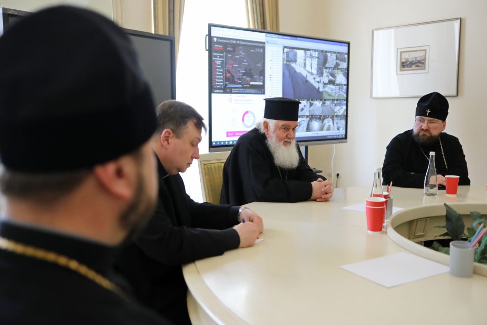 Фото 1: Мер Львова обговорив з&nbsp;духовенством як&nbsp;відбуватиметься святкування Великодня в&nbsp;умовах карантину