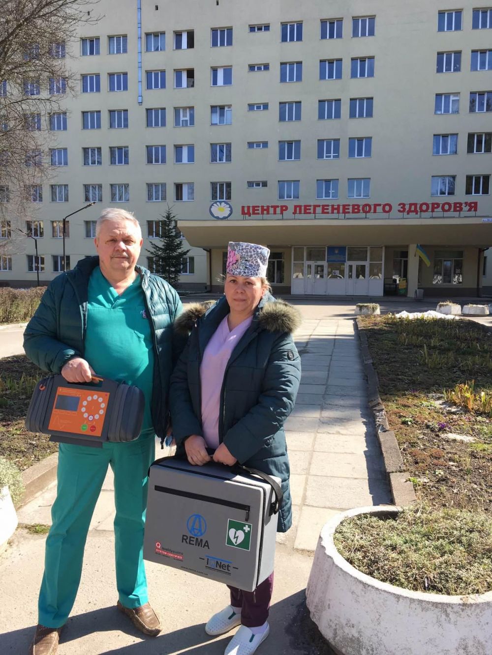 Фото 1: За 7 днів! Фонд вільних та небайдужих зібрав кошти на дефібрилятор