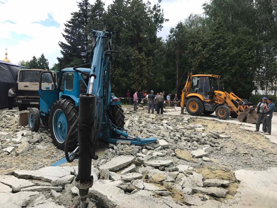 Фото 1: У&nbsp;Львові демонтували самовільне будівництво біля ODEONу