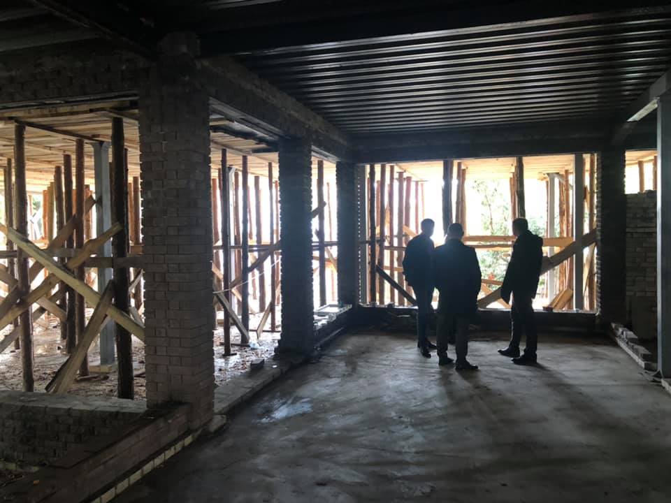Фото 2: У центрі міста, поблизу ринку «Добробут», проводиться незаконне будівництво