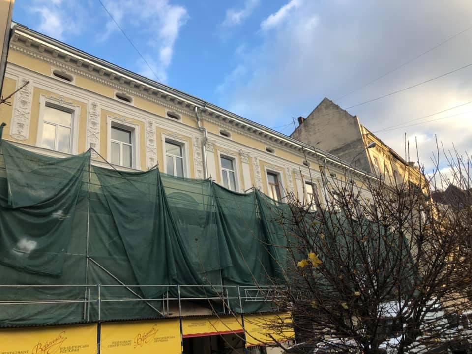 Фото 1: Реставрація будинку на&nbsp;пр.&nbsp;Шевченка, 23 завершується: вартість робіт 7,8 млн грн
