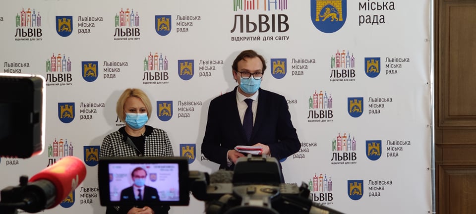 Фото 1: Наступного тижня у Львові вакцинуватимуть працівників сфер, що забезпечують життєдіяльність міста