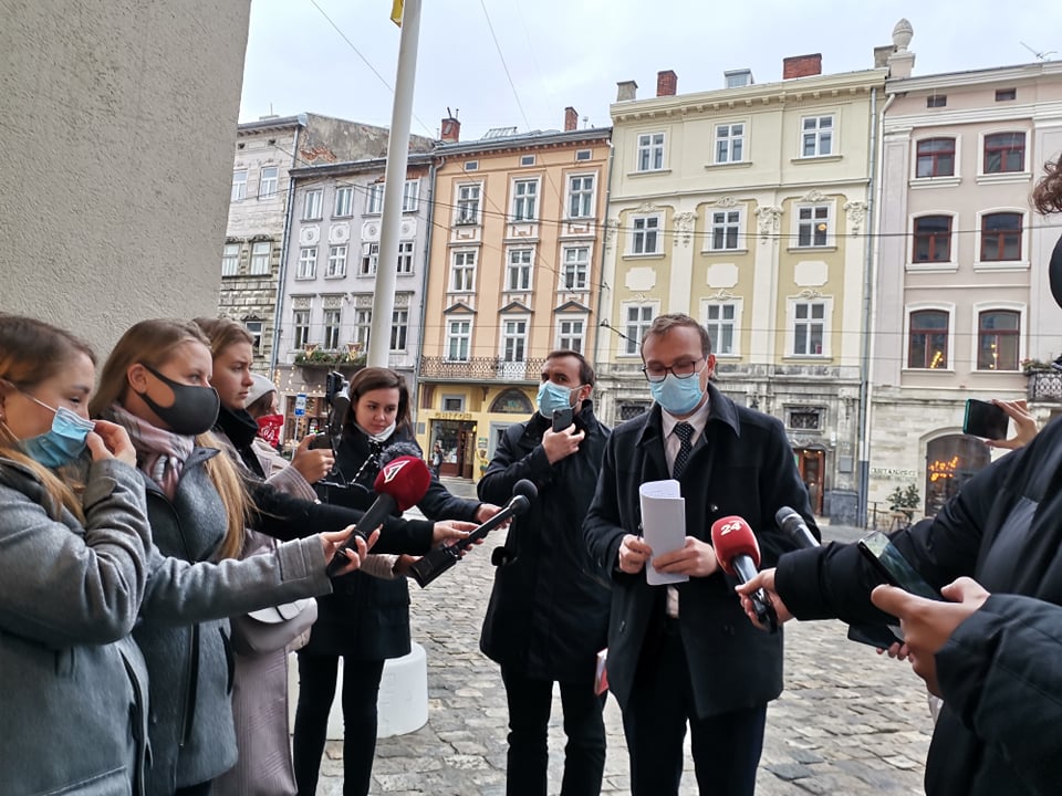 Фото 1: &laquo;Масові заходи заборонені. Їх проведення можливе за 100% вакцинації учасників&raquo;, - Андрій Москаленко