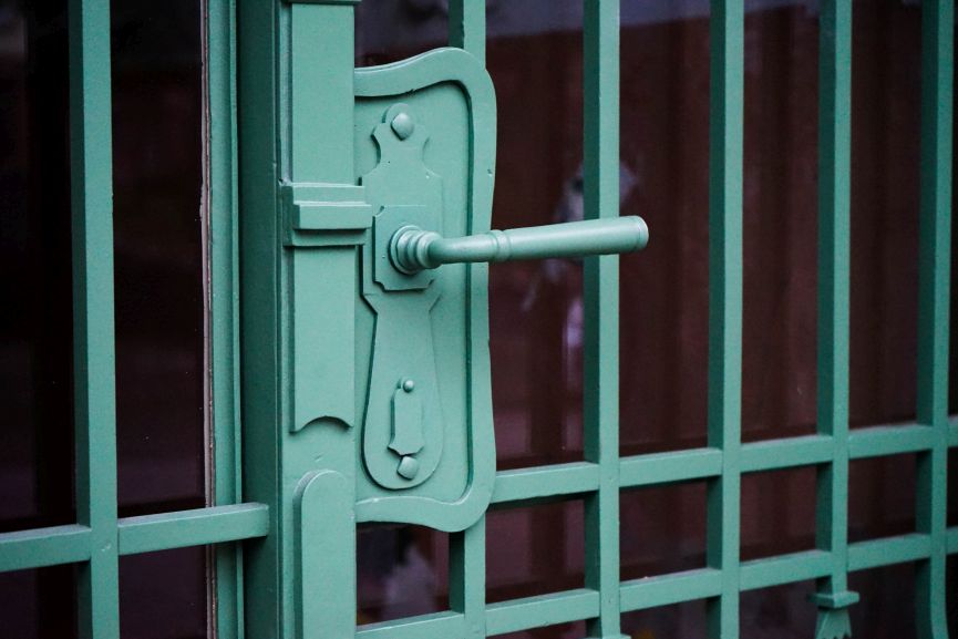 Фото 2: Реставратори відновили браму на вулиці Лисенка, 36