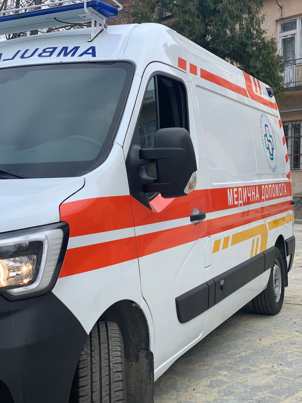 Фото 2: 5-та міська лікарня придбала автомобіль медичної допомоги для потреб пацієнтів