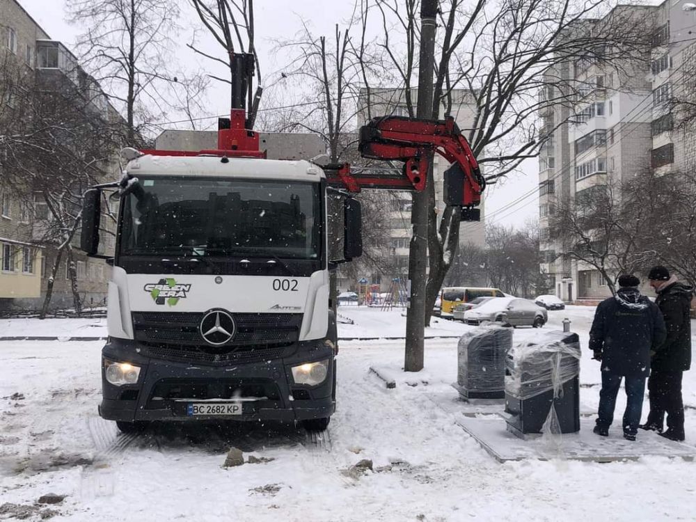 Фото 2: У Львові встановили підземний контейнерний майданчик для збору ТПВ на вул. Повітряній