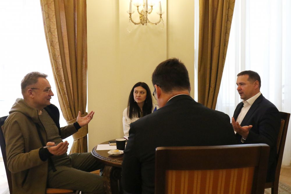 Фото 1: Мер поспілкувався із Генеральним консулом Республіки Чехія у Львові Давідом Нови