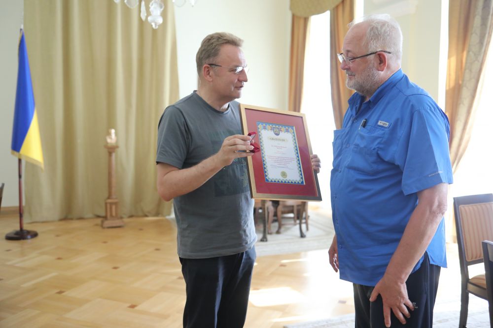 Фото 2: Андрій Садовий подякував всесвітньо відомому кардіохірургу Вільяму Новіку за порятунок дітей у Львові